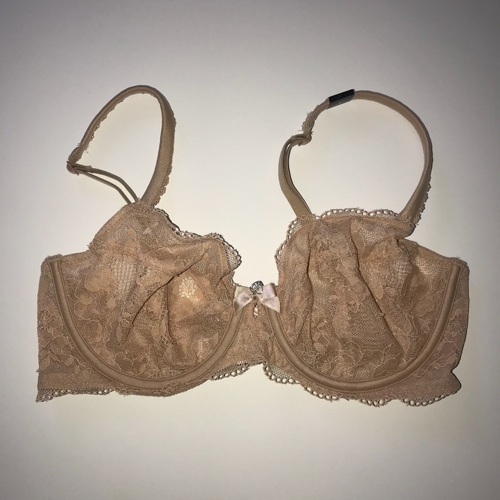 Victoria’s Secret nude lace bra 34B/34C